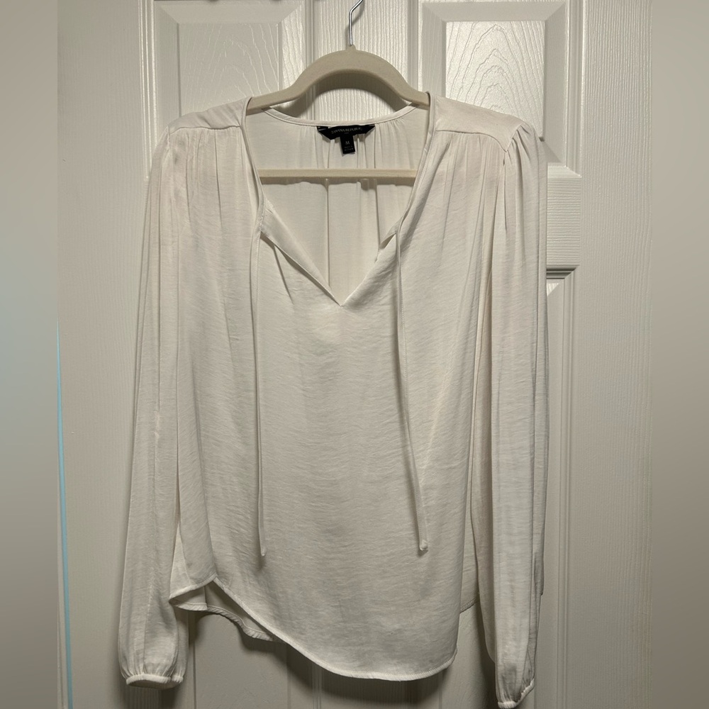 Banana Republic Split neck blouse M